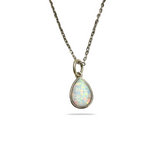 Kristallopal-Anhänger in Tropfenform mit Kette, Silber