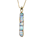 Opalstücke auf Platte, mit/ohne Kette, Gold