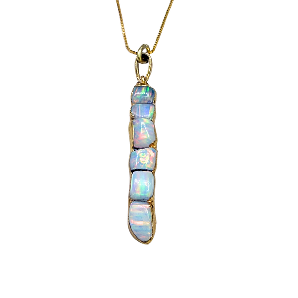 Opalstücke auf Platte, mit/ohne Kette, Gold