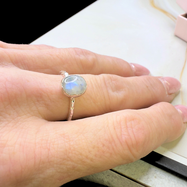 Ring Mondstein, Silber, Größe 56