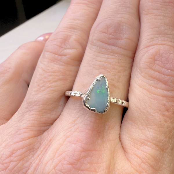 Ring with opals, silver, size 53