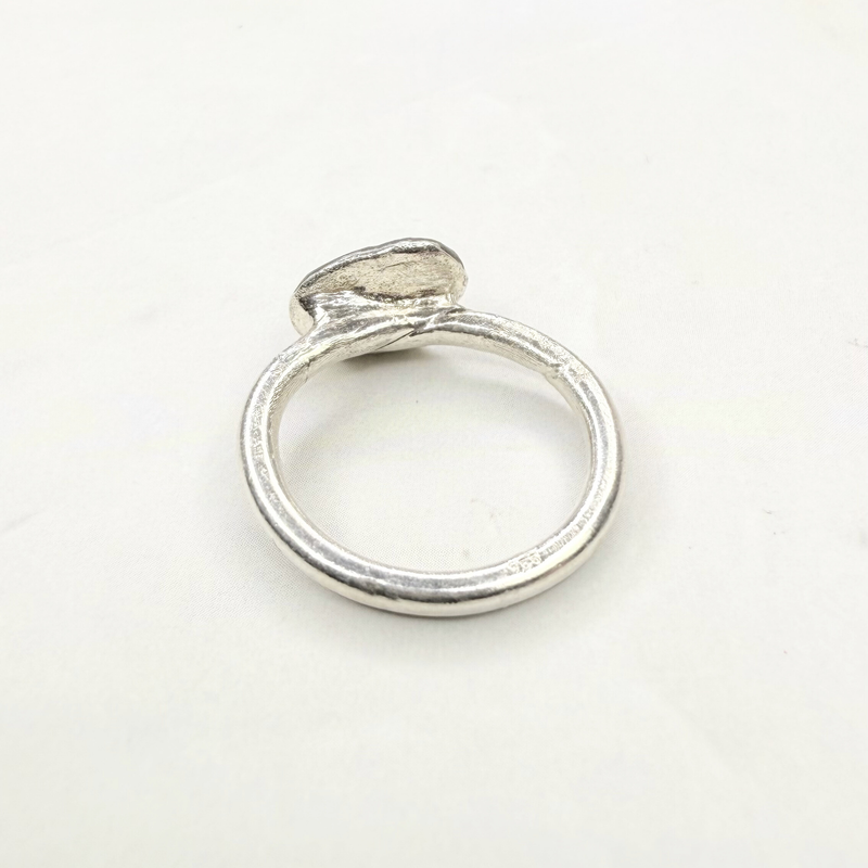 Ring dunkler Opal, Silber, Größe 51