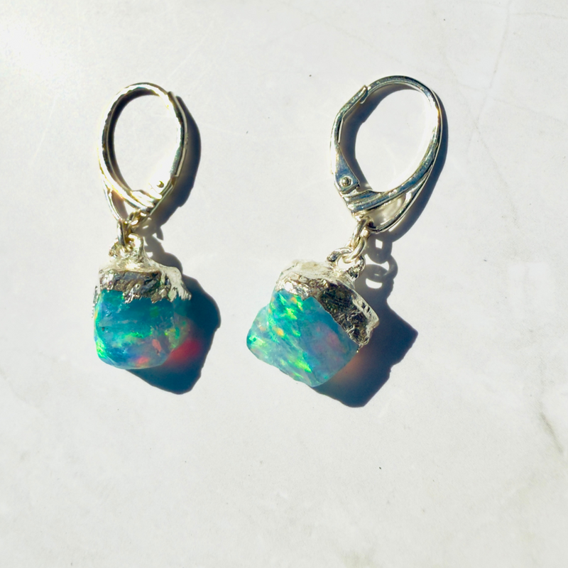 Klapp-Ohrringe rohem Kristall Opal, Silber925