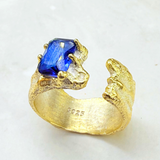 Breiter Ring mit blauen Zirkonia, Silber durchscheinend - leicht 24k vergoldet, verstellbar