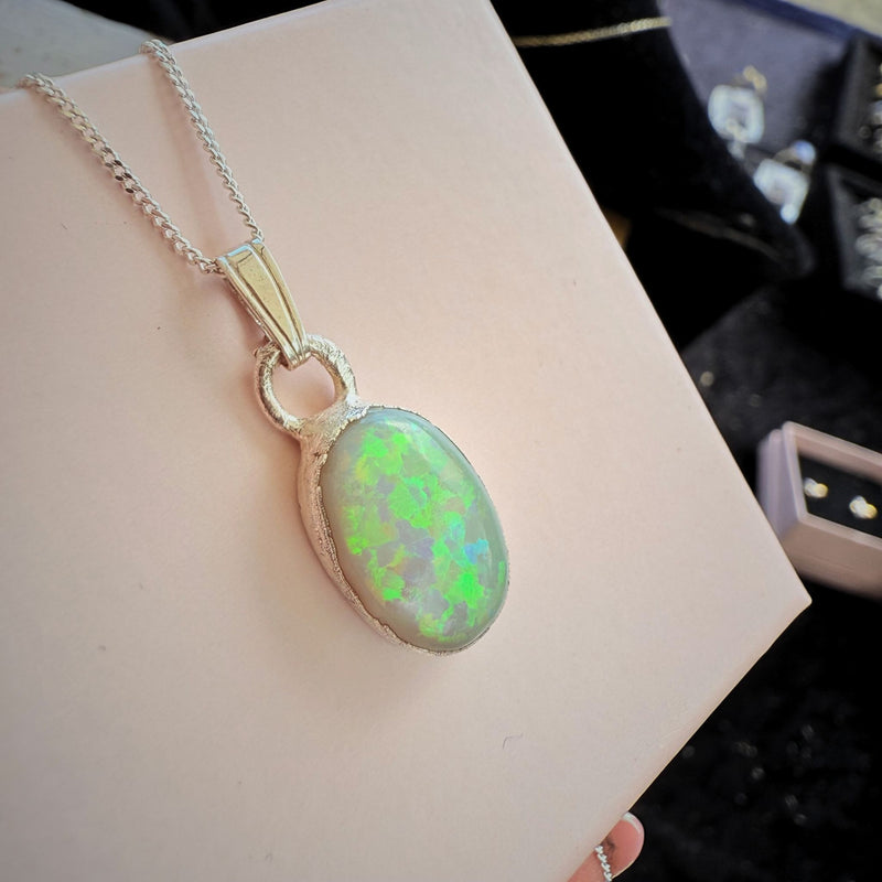 Anhänger Kristallopal, Silber 999, mit Kette