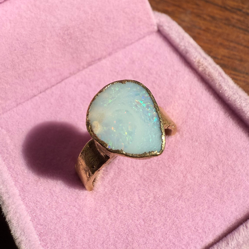 Ring australischer Opal, Gold plattiert, Größe 54