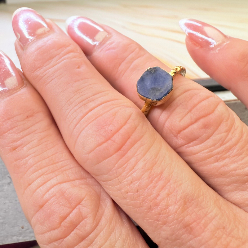 Ring Roh Saphir, Gold, Größe 50