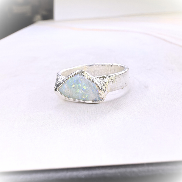Ring with opals, silver, size 53