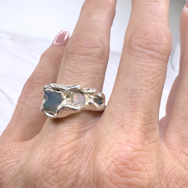 Ring mit 3 australischen Roh Opalen, präsent, Silber, verstellbar