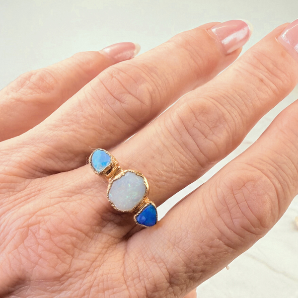 Ring 3 australische Opale, Gold plattiert Größe 61