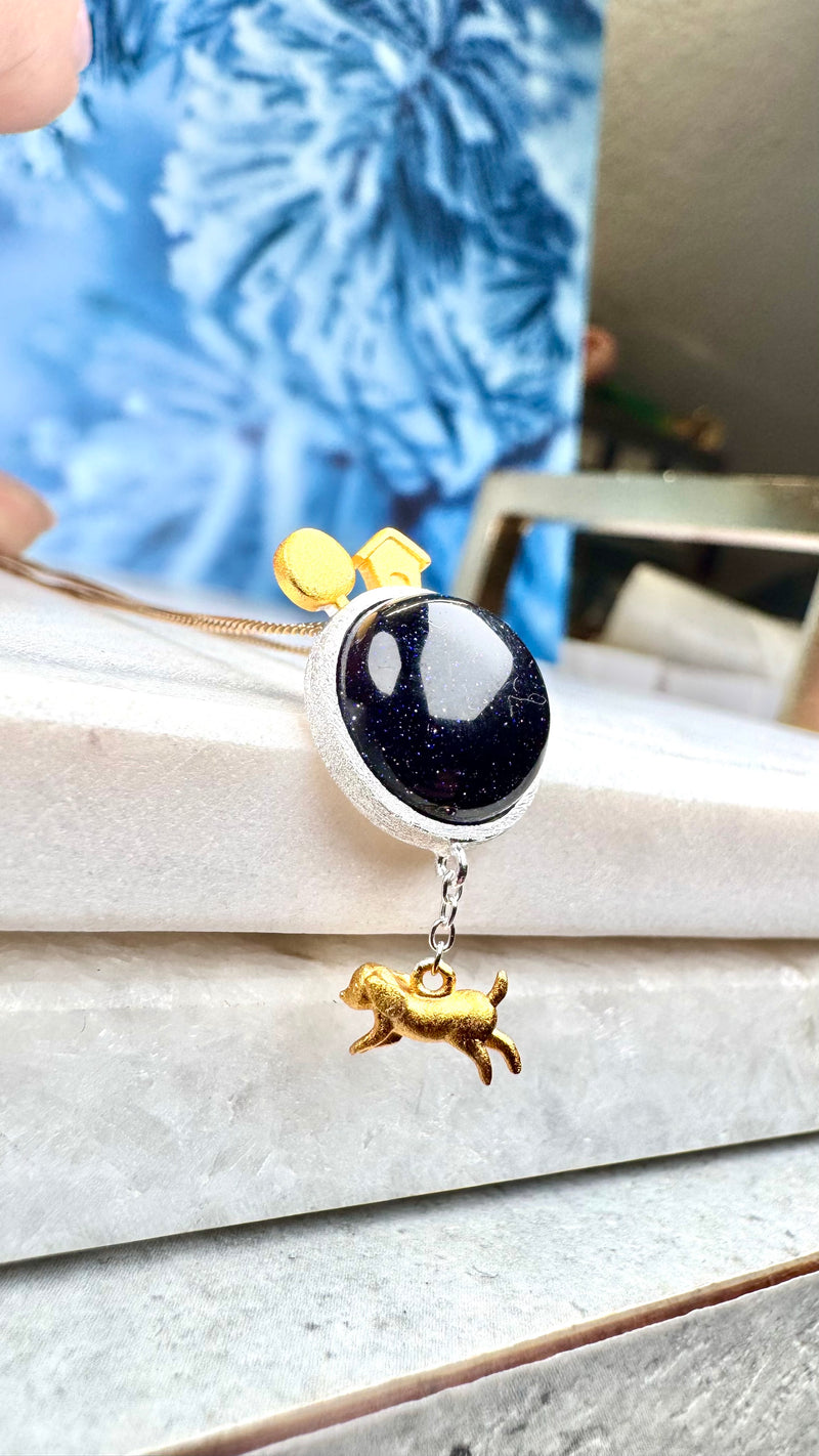 Hund läuft um die Welt Anhänger, mit/ohne Kette,  Silber925 - Gold plattiert