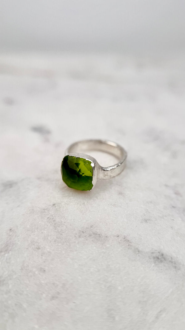 Bonbon Ring, hellgrün, Silber999, Größe 47