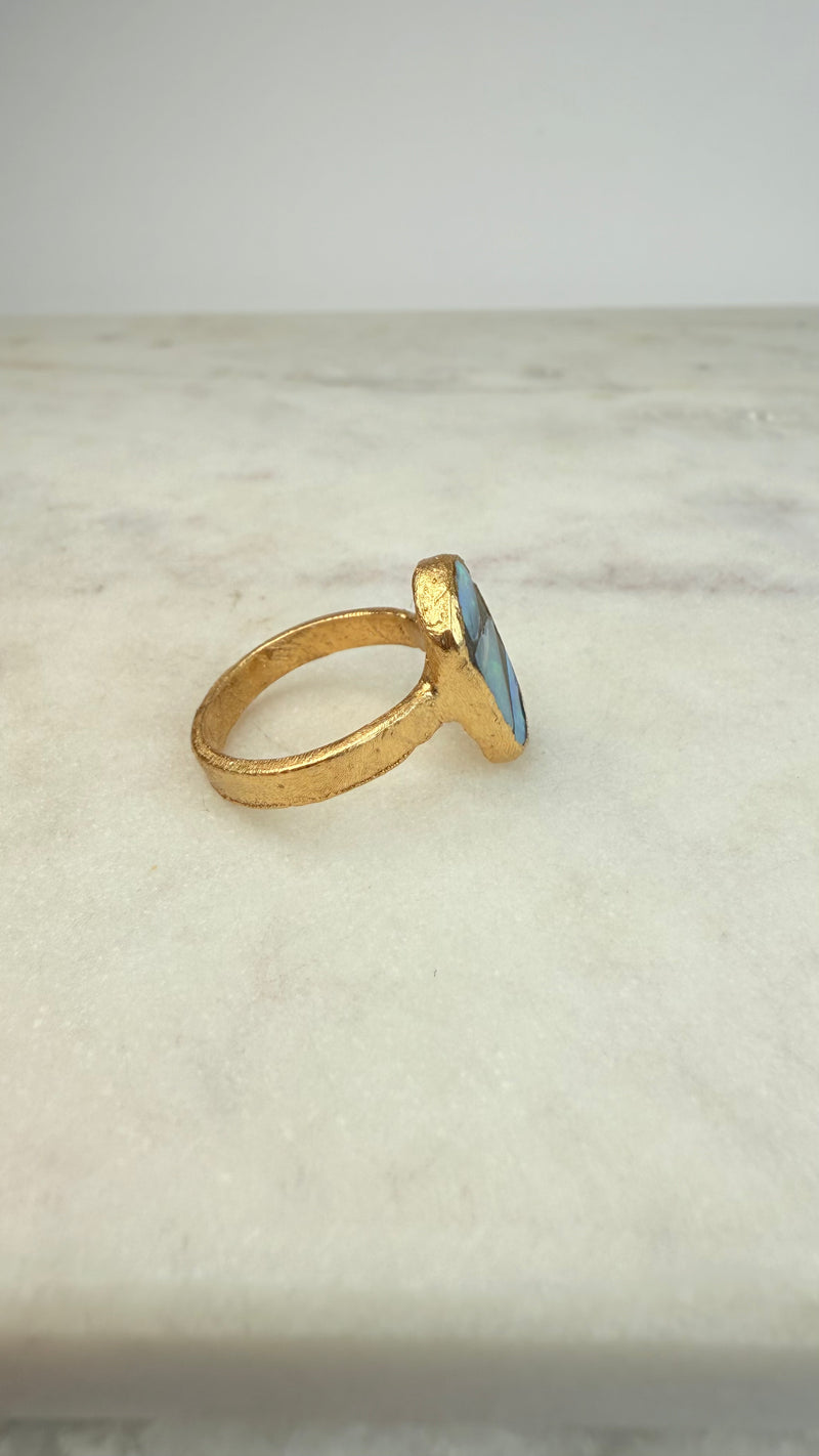 Ring australischer Opal auf Mutterboden, Gold plattiert, Größe 54