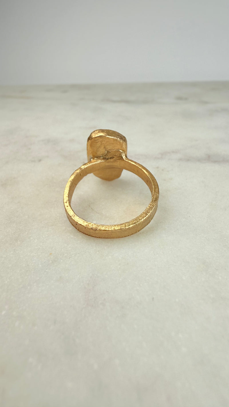 Ring australischer Opal auf Mutterboden, Gold plattiert, Größe 54