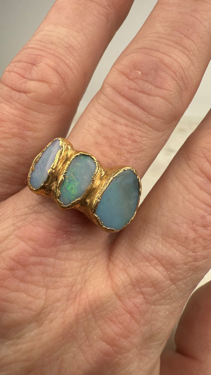 Ring 3 australische Opale, Gold plattiert, Größe 62