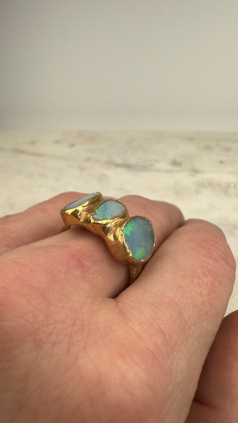 Ring 3 australische Opale, Gold plattiert, Größe 62