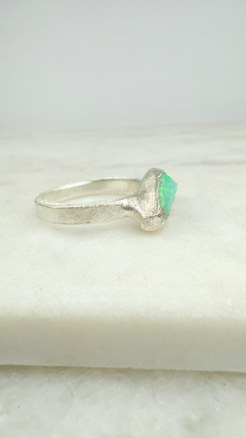 Ring Kristallopal, Rohstein, Silber, Größe 62, UNIKAT