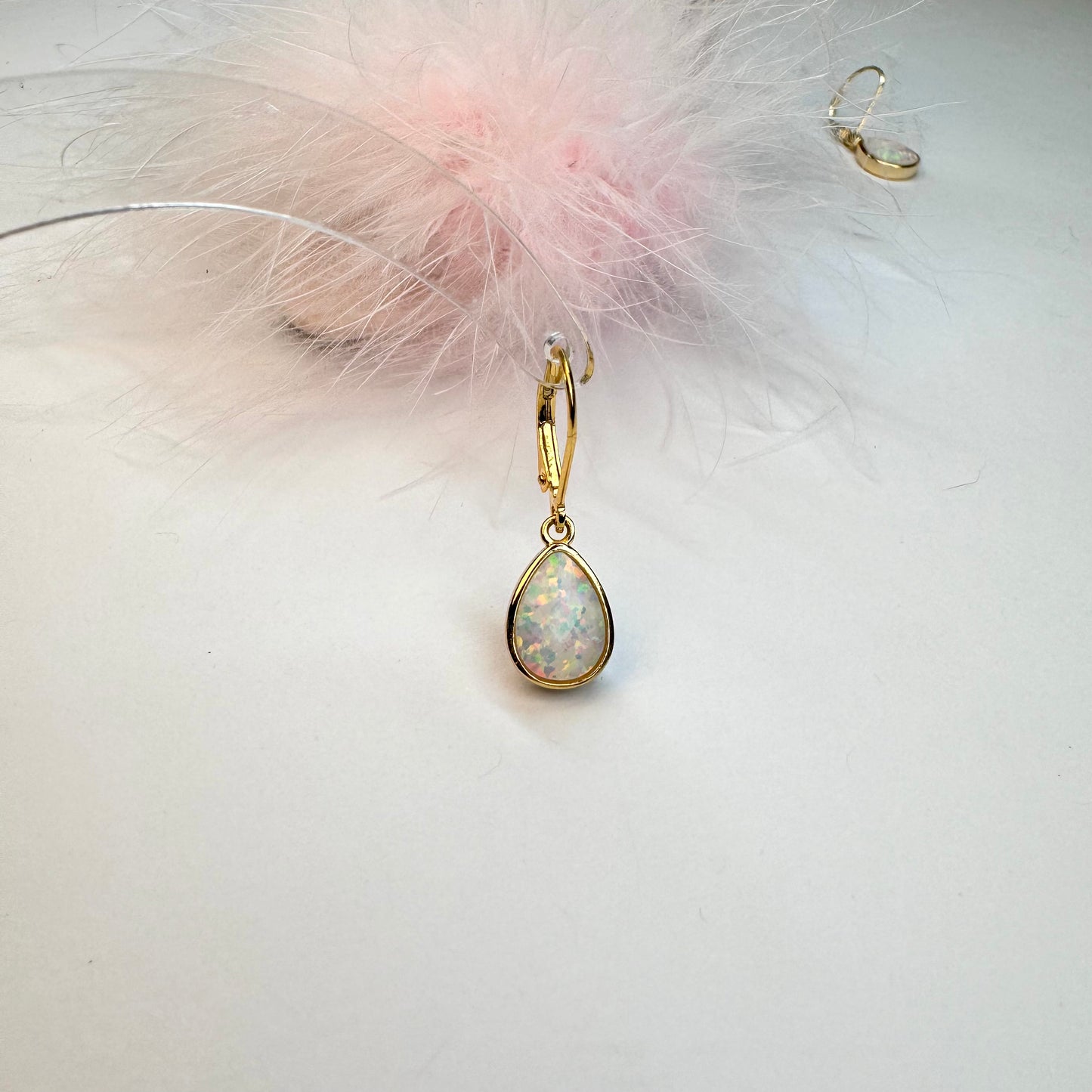 Klapp-Brisuren Ohrringe mit Tropfen Kritstall Opal, echt Silber-vergoldet
