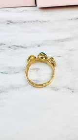 Ring mit 3 roh Smaragden, Gold plattiert, Größe 49